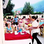 מלון Asia Hotel 3*