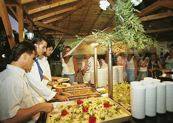 Asia Hotel מלון 3*